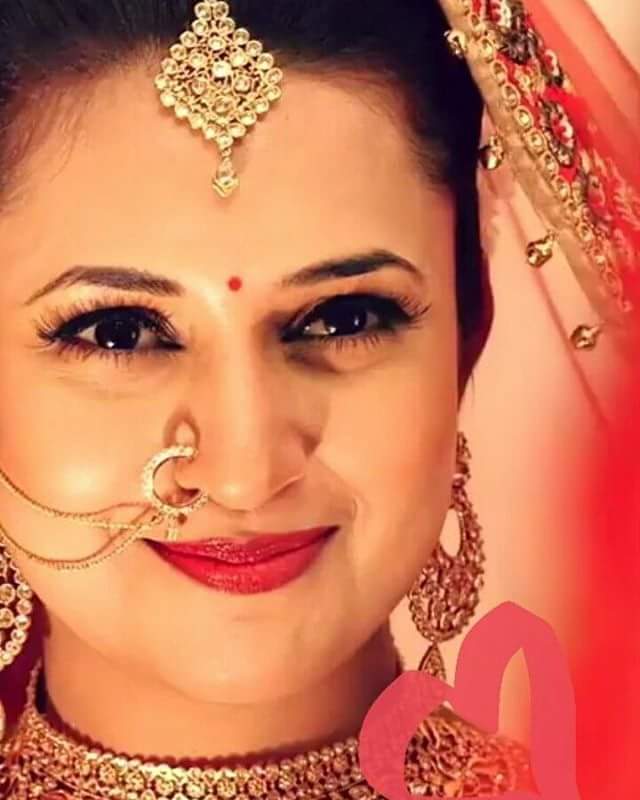 divyanka tripathi nose ring indian tv actress