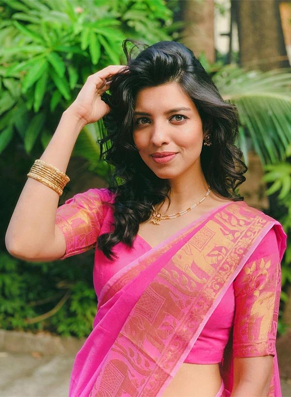 Riya Deepsi actress mombian mahabharat