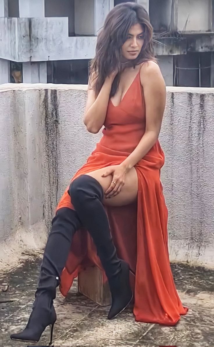 malavika mohanan thigh high boots bollywood actress