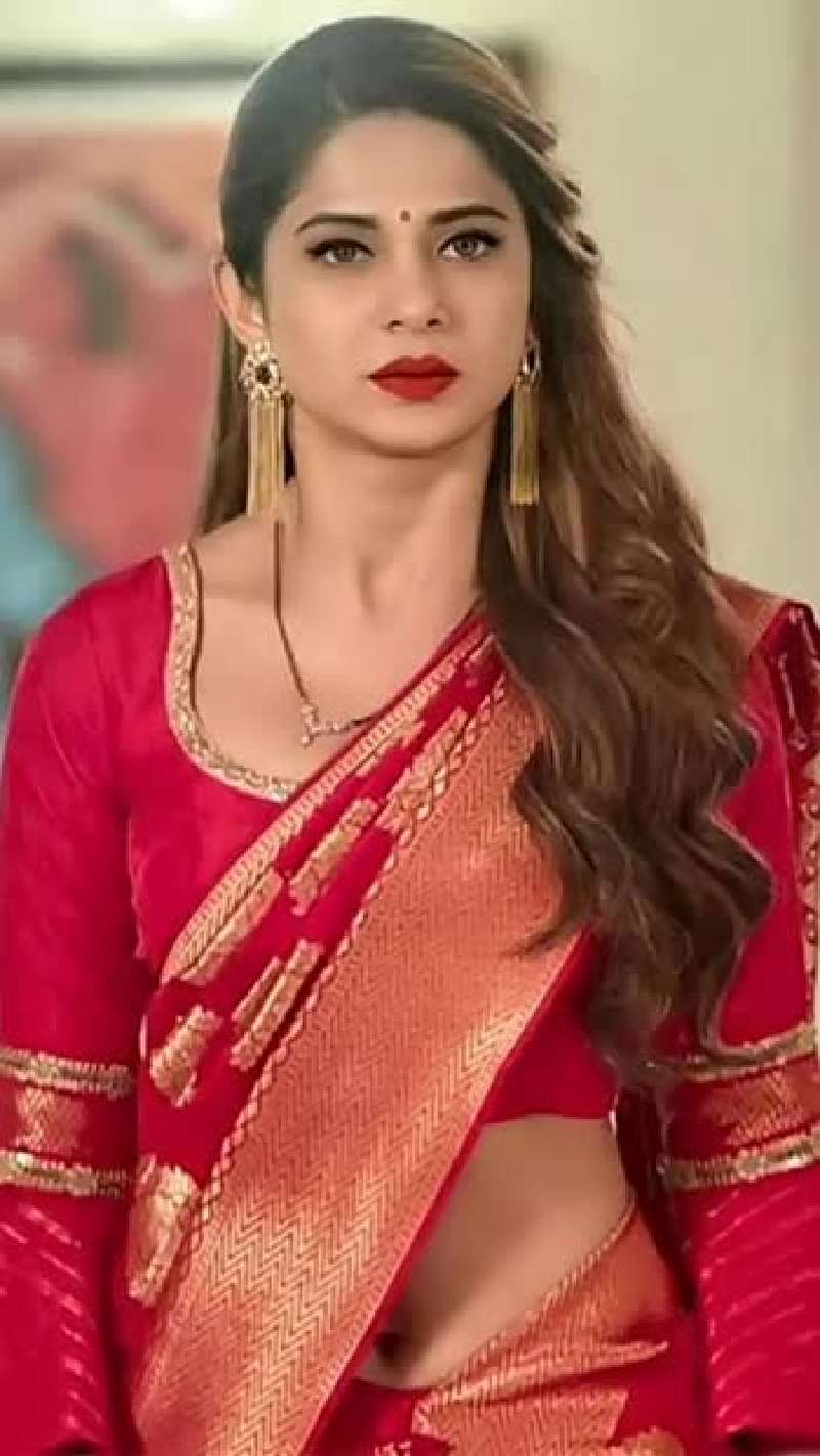 jennifer winget red saree indian tv actress 23