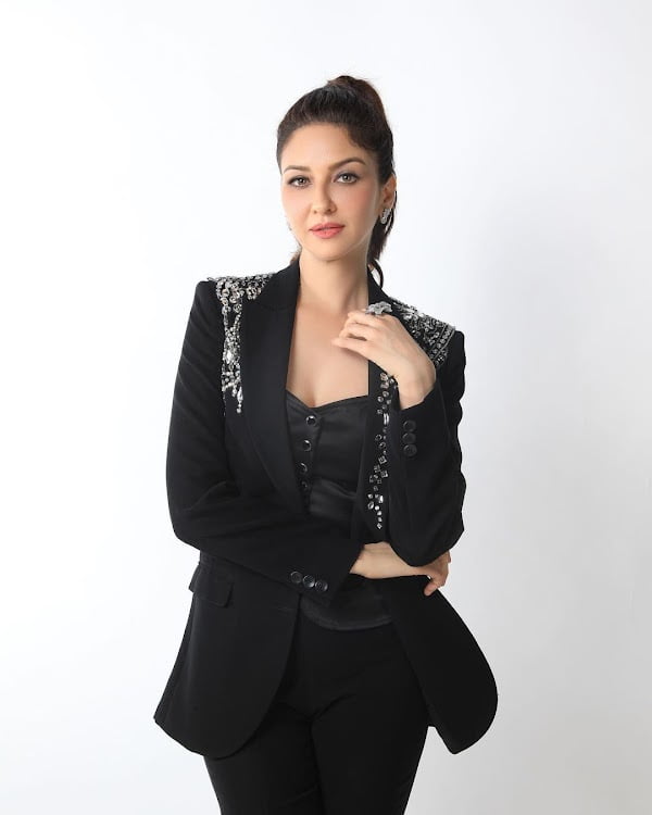 saumya tanon black pantsuit indian tv actress