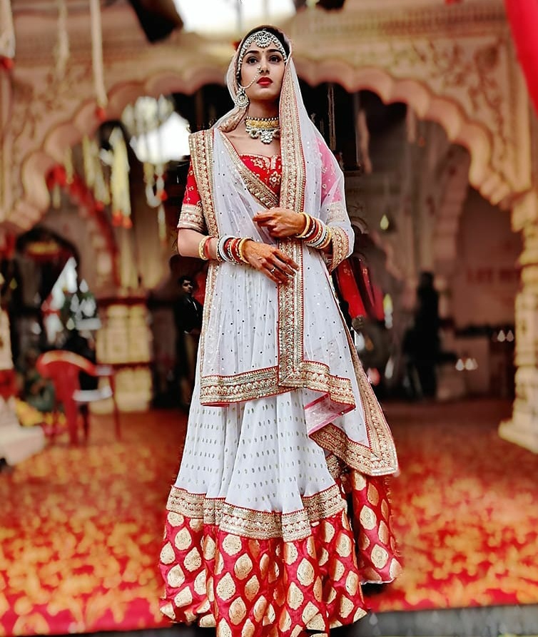 Erica Fernandes bridal look indian tv actress