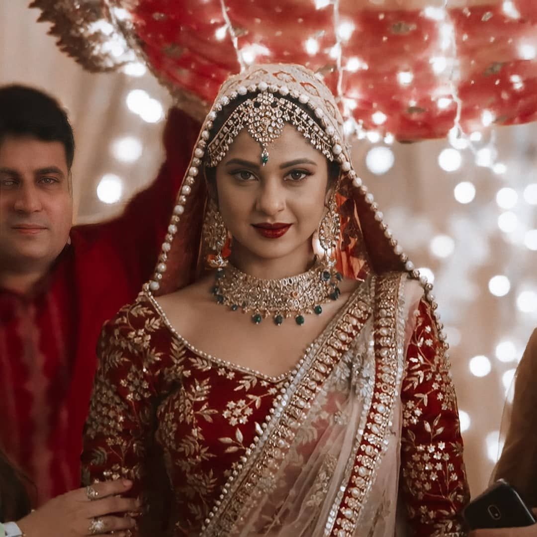 Jennifer Winget bridal look indian tv actress