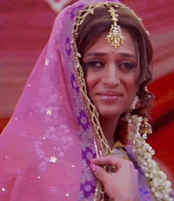 Riteish Deshmukh as woman in Apna Sapna Money Money