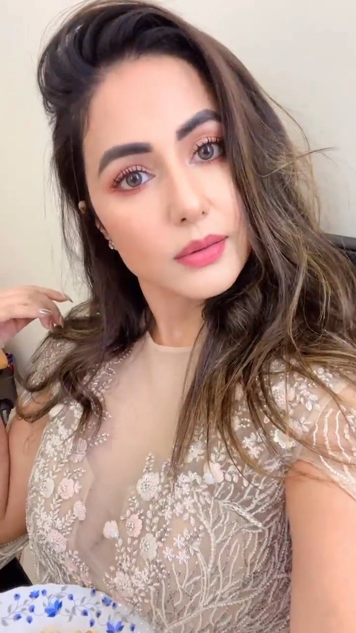 hina khan in stylish dress