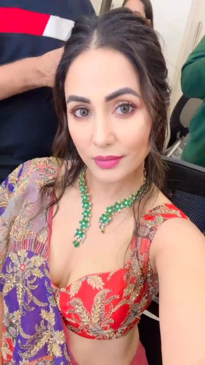 hina khan in saree stylish look
