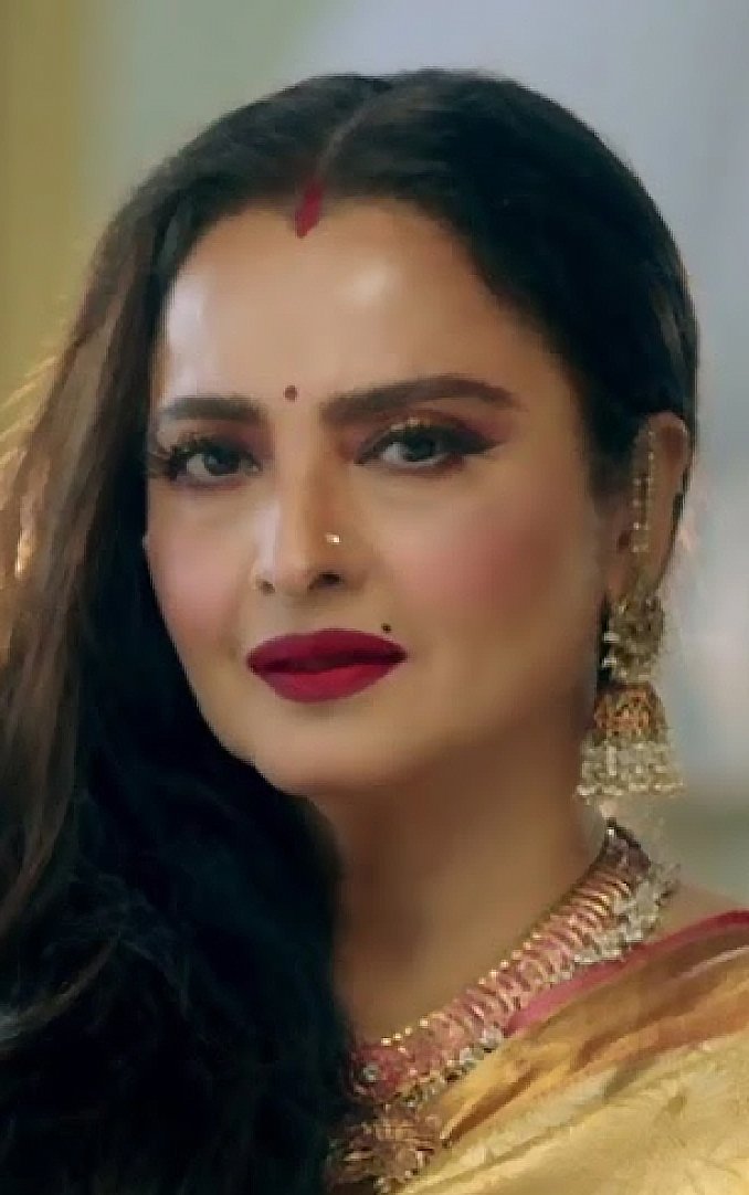 rekha beauty mark indian actress