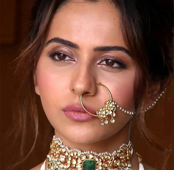 Top 10 Bollywood actresses with nose ring part 1.