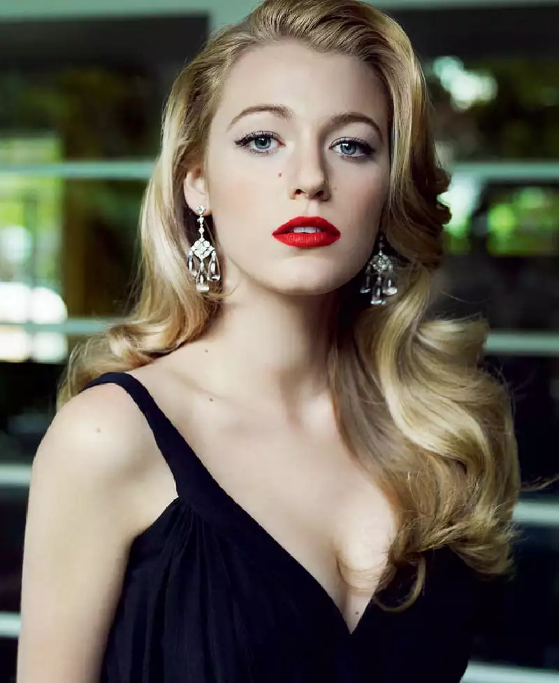 blake lively red lips hollywood actress