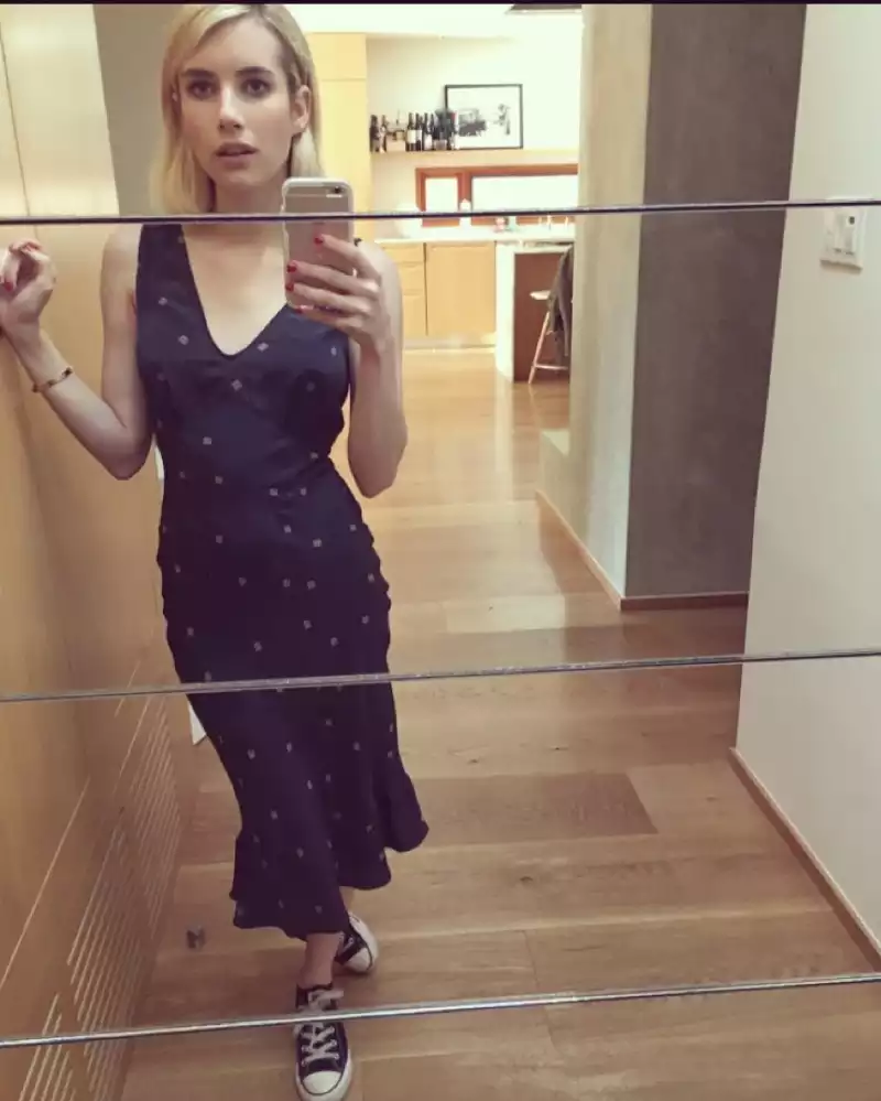 emma roberts selfie in black dress