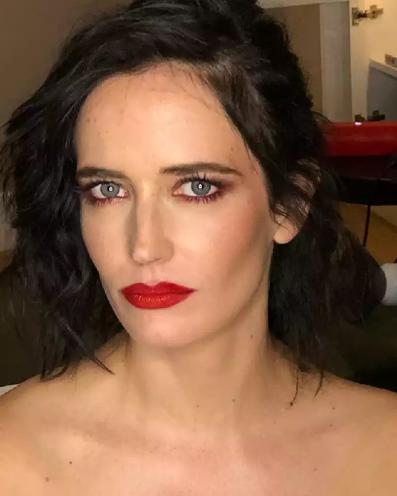 eva green red lips james bond actress