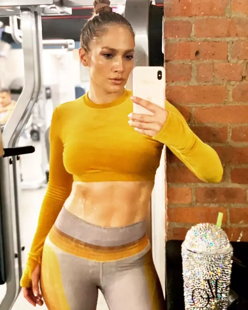 jennifer lopez selfie workout gym outfit hollywood celebrity 3