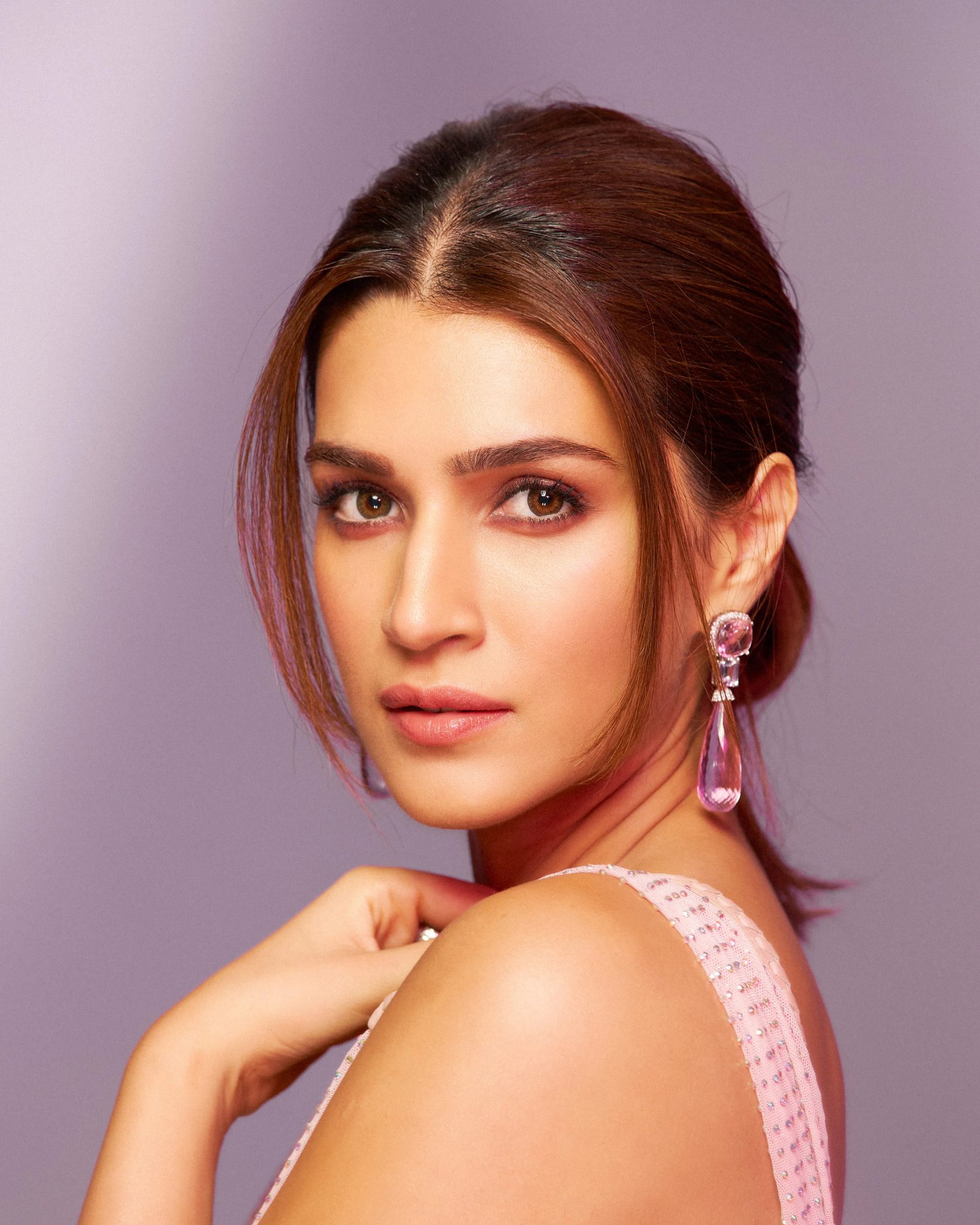 Download Kriti Sanon 4K wallpaper - best UHD pics.