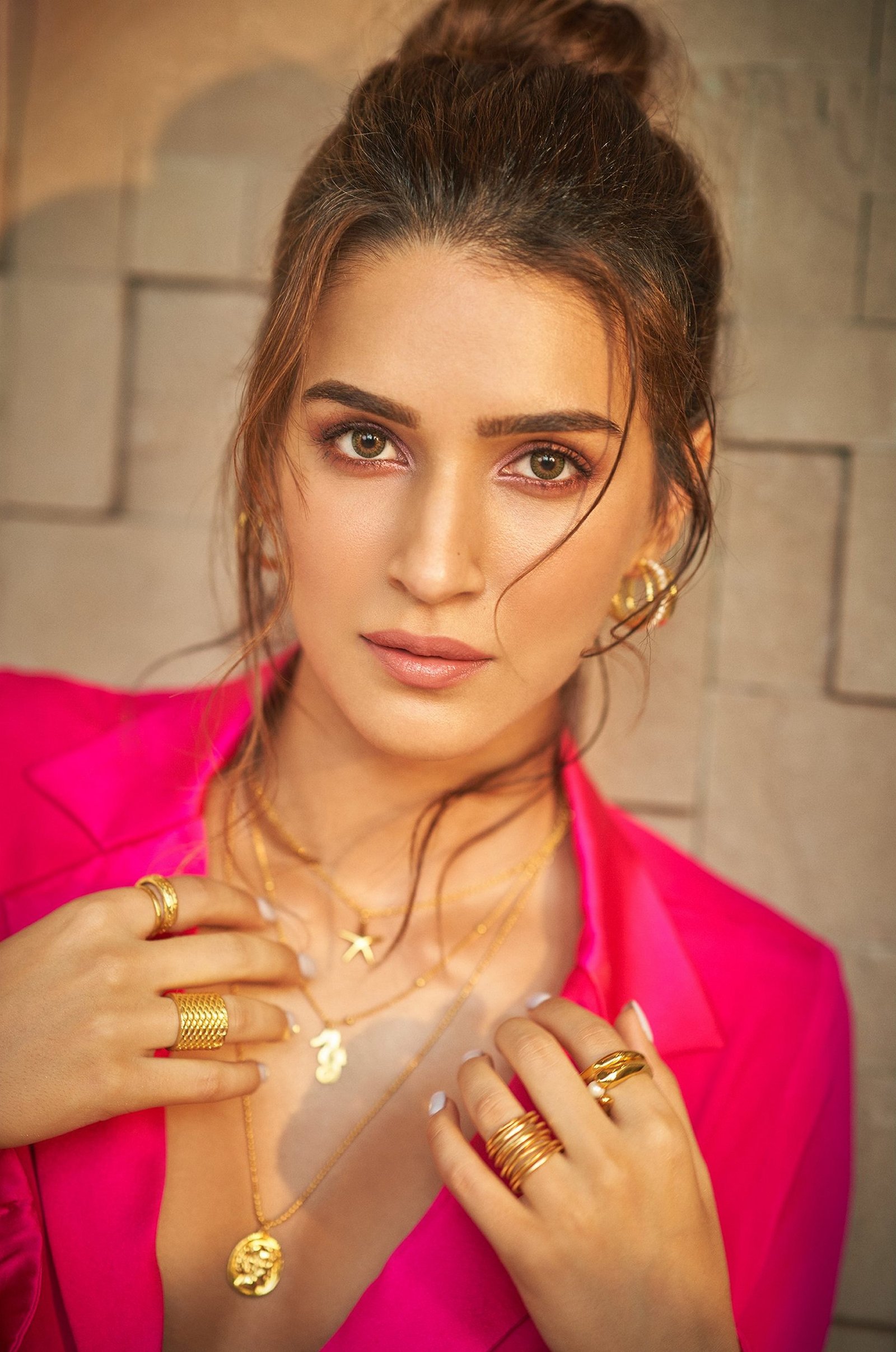 Download Kriti Sanon 4K wallpaper - best UHD pics.