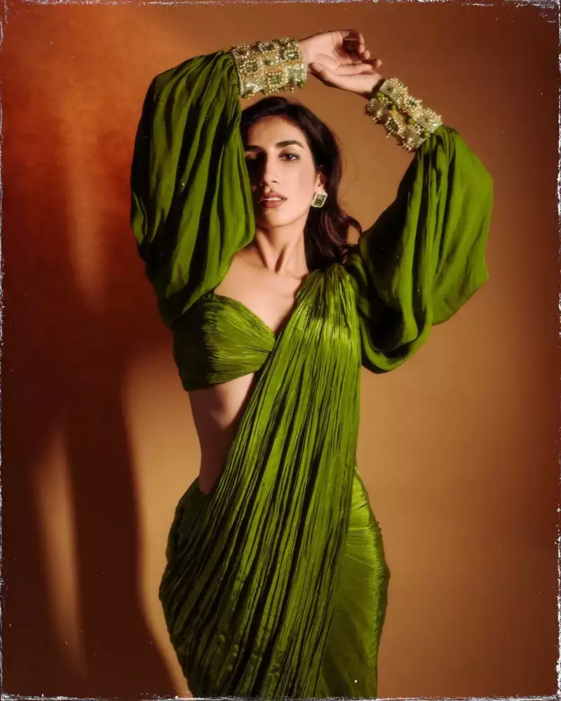 parul gulati green saree indian actress (1)