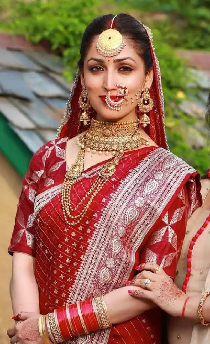 yami gautam actress wearing mother's saree copy