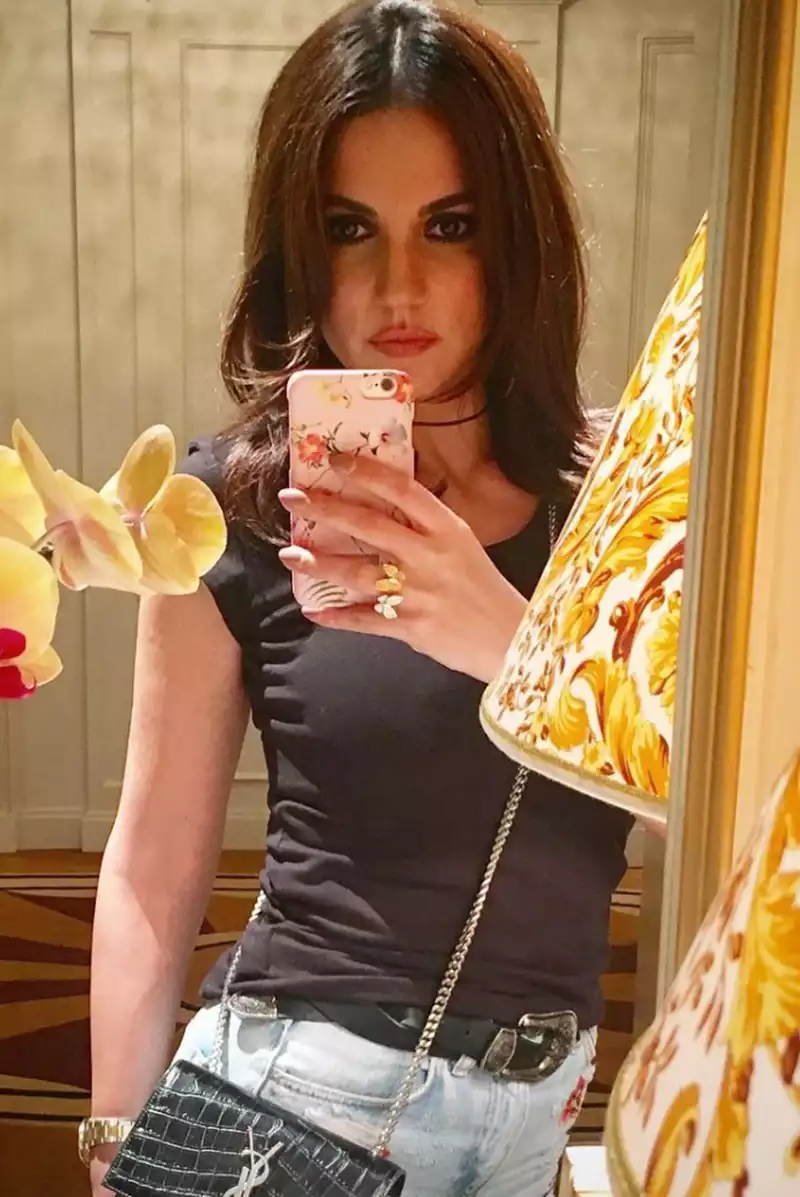Dorra Zarrouk selfie ezyptian actress (1)