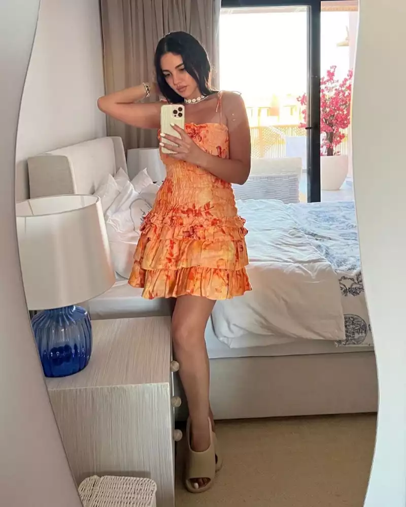 Dorra Zarrouk selfie ezyptian actress (3)
