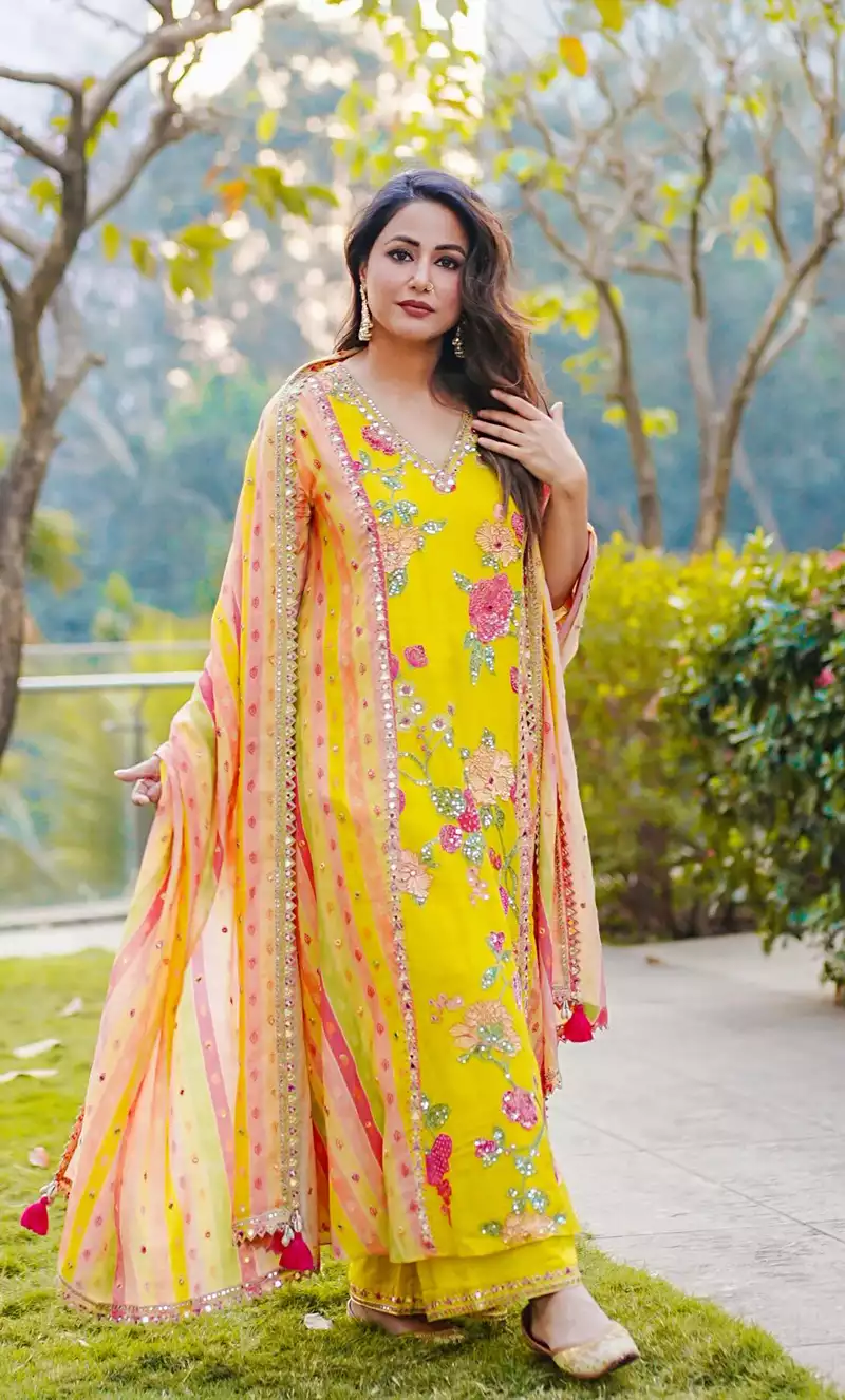 hina khan in yellow suit stylish actress (14)