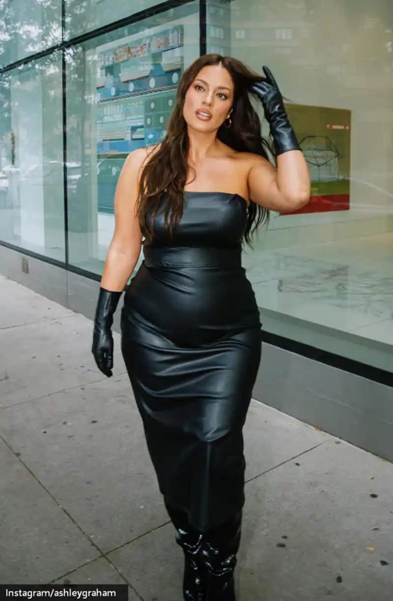 ashley graham off shoulder latex dress plus size model curvy (2)