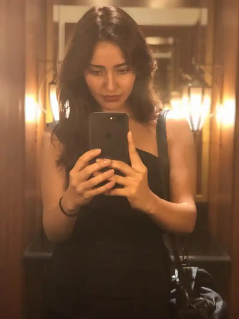 neha sharma black dress 5