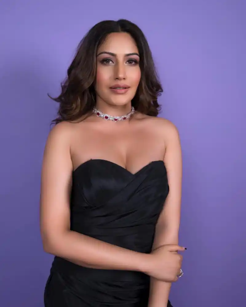 surbhi chandna off shoulder black dress tv actress 1